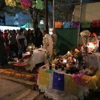 Con juguetes, dulces y libros, recuerdan a los niños del Rébsamen (Videos)