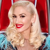 "¡OMG!" Gwen Stefani a los besos con un popular coach de La Voz: ¡Todo quedó en un video!