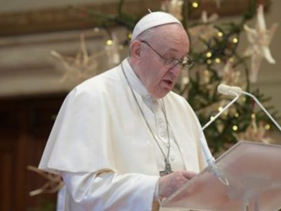 El Papa lamenta que muchos enfermos han muerto "en la soledad de una unidad de cuidados intensivos"