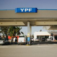 YPF mejorará sus estaciones de servicio, tras un acuerdo con el Banco Nación