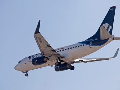 Se desploman las acciones de Aeroméxico por oferta de adquisición