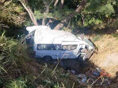 Mueren tres servidores de la nación en trágico accidente en la Autopista del Sol