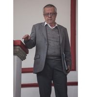 Filtran imágenes de las escaleras donde cayó Carlos Urzúa