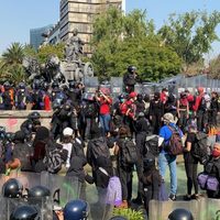 Mujeres de la CDMX se manifiestan en la Roma contra la represión en Cancún