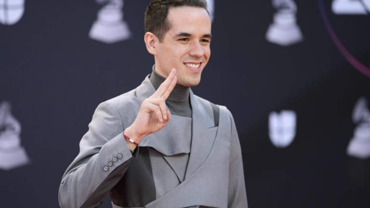 Edgar Barrera llega la 23a entrega anual del Latin Grammy en la Arena Mandalay Bay Michelob Ultra, Barrera fue nominado por segunda ocasión como mejor compositor en los Grammy