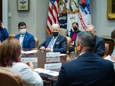 Biden prevé imponer nuevas restricciones contra el covid-19