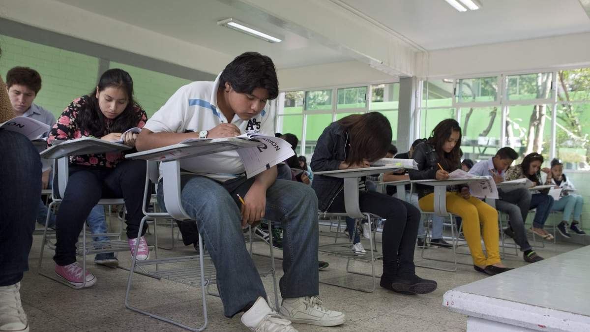 Aspirantes en el examen Comipems