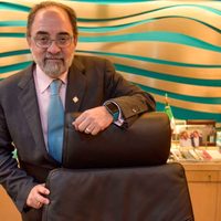 El dirigente del Panal evita hablar de Elba Esther, pero ya piensa en un nuevo partido