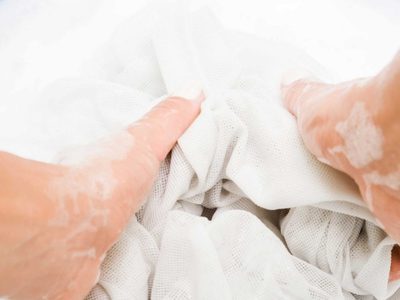 La receta definitiva de la abuela para desmanchar ropa blanca y sábanas y que queden con rico olor