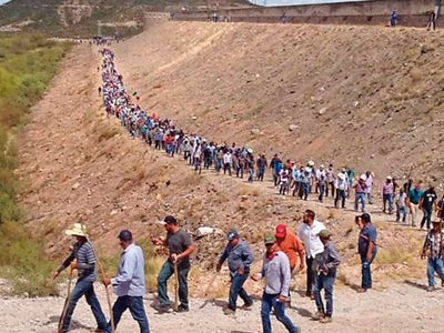 La toma de La Boquilla contrapuntea a Corral con AMLO