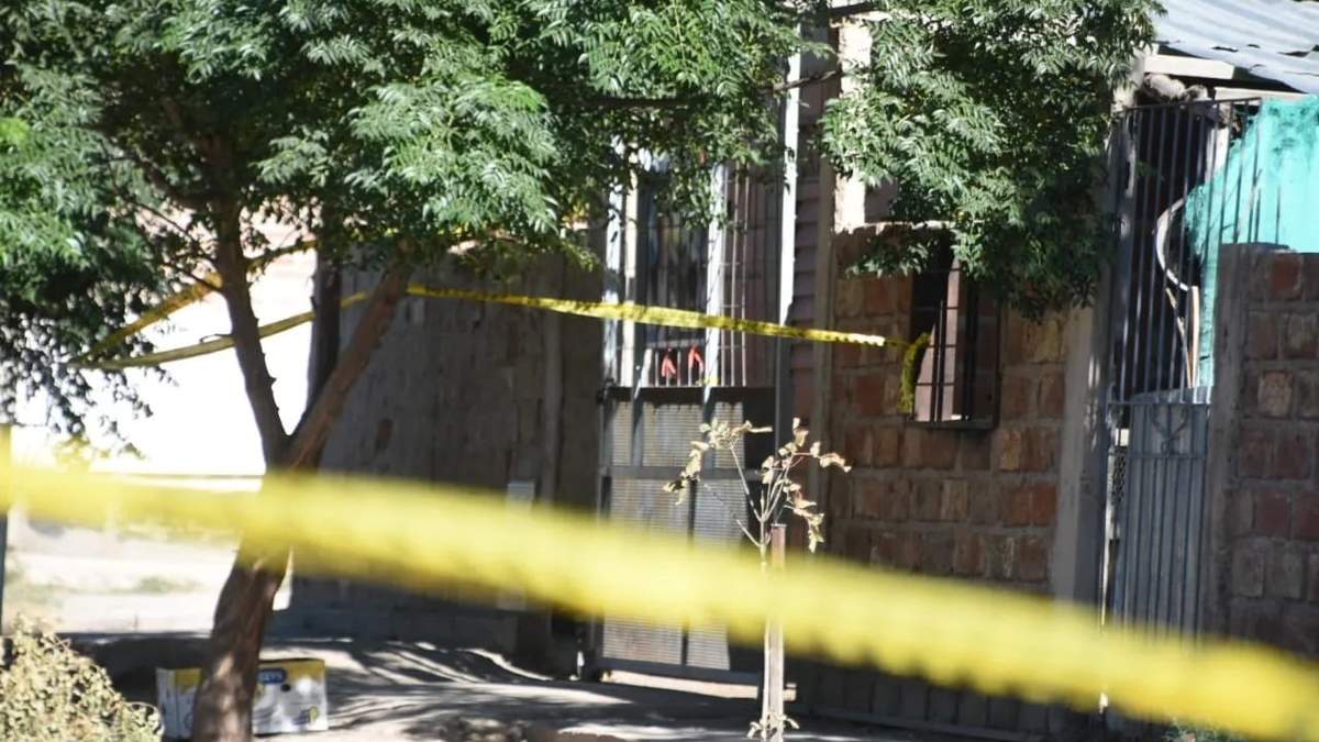 En esta vivienda fue hallado el cuerpo de una de las mujeres asesinadas en el doble femicidio. Fuente: (Diario Río Negro)