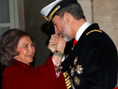 Volvió al ruedo: la reina Sofía, al rescate de la familia