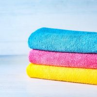 El secreto de la abuela para blanquear tus toallas de cocina y dejarlas como recién compradas