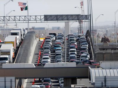 Muchos estadunidenses creen que migrantes contribuyen a economía, pero preocupan riesgos