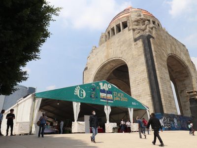 Gran Remate de Libros inicia en el Monumento a la Revolución