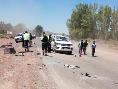 Una camioneta utilitaria y una 4x4 chocaron de frente en la principal arteria de Vaca Muerta