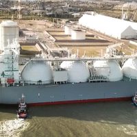 Vaca Muerta apunta a la exportación de GNL: YPF participa en la feria global de gas