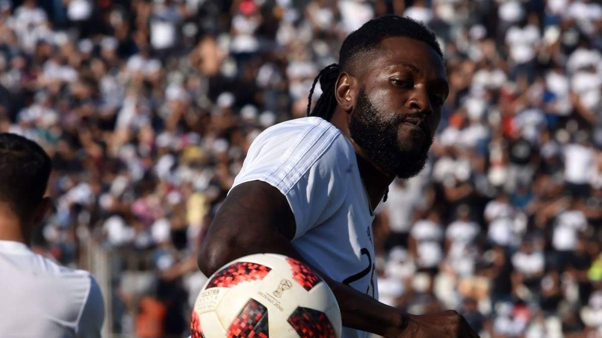 Emmanuel Adebayor. Fuente: (Twitter)