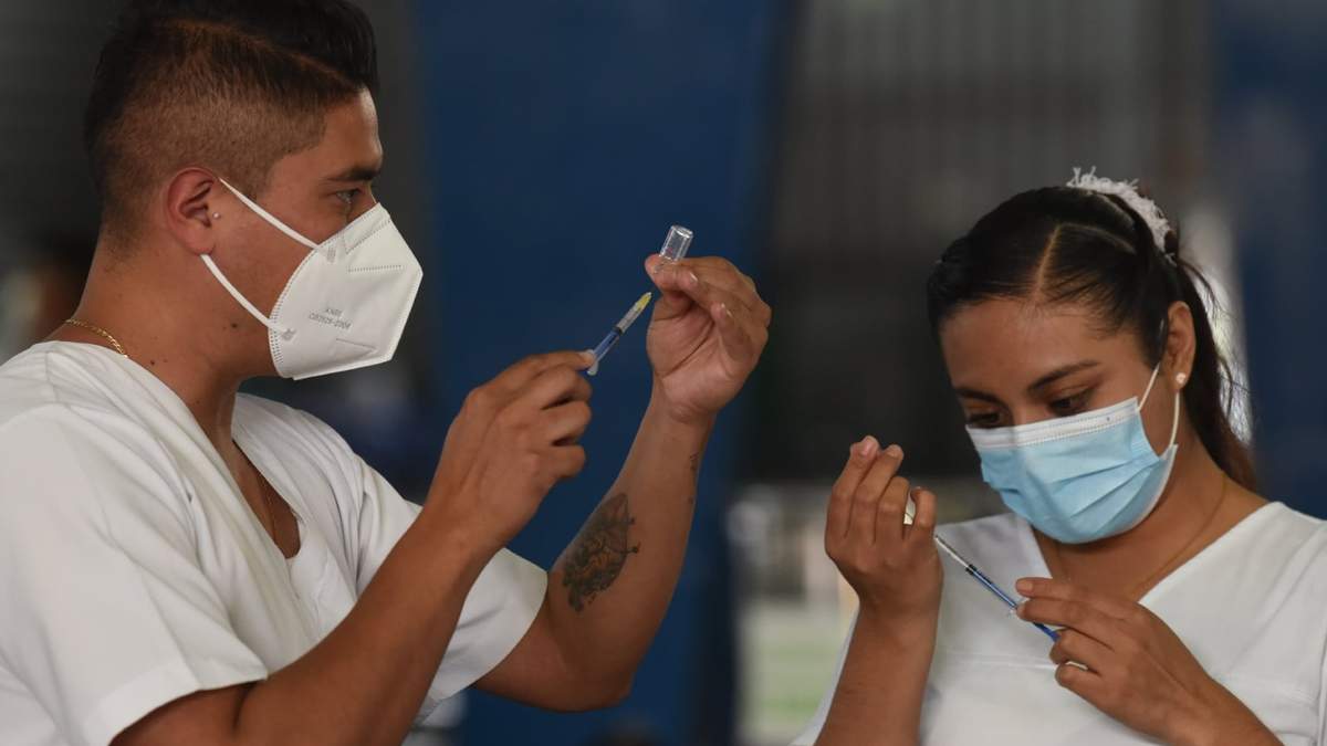 La semana pasada se registraron más de 1.6 millones de nuevos casos de covid-19 en la región