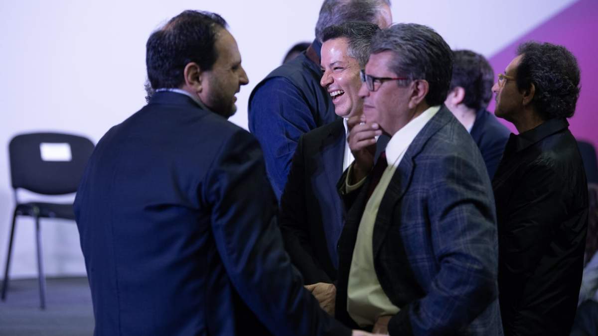 Murat Hinojosa en la presentación del equipo de  precampaña de Claudia Sheinbaum