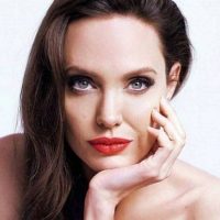 ¡Es el clon! La hija de Angelina Jolie es idéntica a ella de pequeña ¡Dos gotas de agua!
