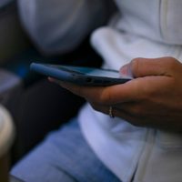 ¿Cómo mantenerse a salvo de estafas en línea y por teléfono?