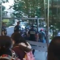 Bloquean oficinas del Insabi y quedan "atrapados" por horas trabajadores y Juan Ferrer