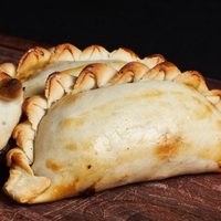 El secreto de las rotiserías para que el queso de las empanadas no se escurra y queden bien llenitas