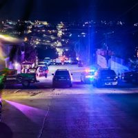 Policías de Tijuana abaten dentro de su casa a presunto agresor de una mujer y un menor de edad