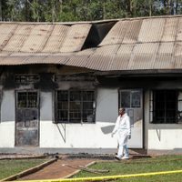 Mueren al menos 11 niños por un incendio en una escuela para invidentes