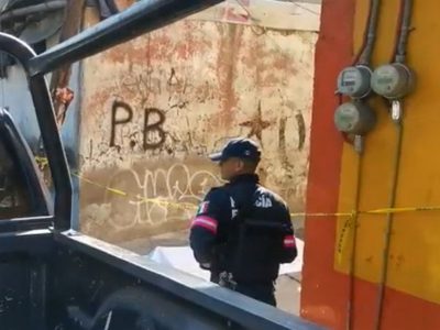 Un asaltante y un pasajero mueren en un robo a una combi en Naucalpan  (video)