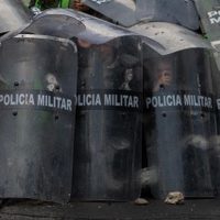 Hay 39 policías lesionados por ataques de encapuchados en el Campo Militar 1