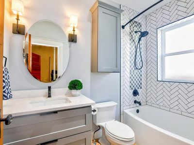 El truco infalible y con pocos ingredientes para combatir la humedad en tu baño y en el placard