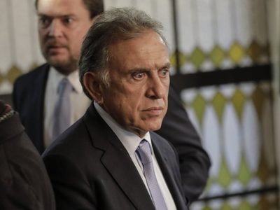 Yunes Linares vuelve al Senado para suplir a su hijo