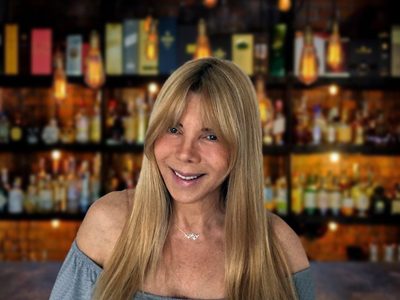 Cuánto cuesta comer en el exclusivo bar que tiene Adriana Brodsky junto a su hijo