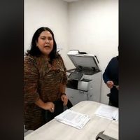 Senadora #LadyChampagne presenta en San Lázaro demanda de juicio político contra el gobernador de BC
