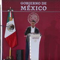 Abuchean a 'El Bronco” en evento de AMLO en Monterrey