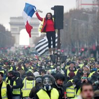 Tras las protestas y resistencia de Francia, el gobierno retira la edad fija de jubilación de la reforma de pensiones
