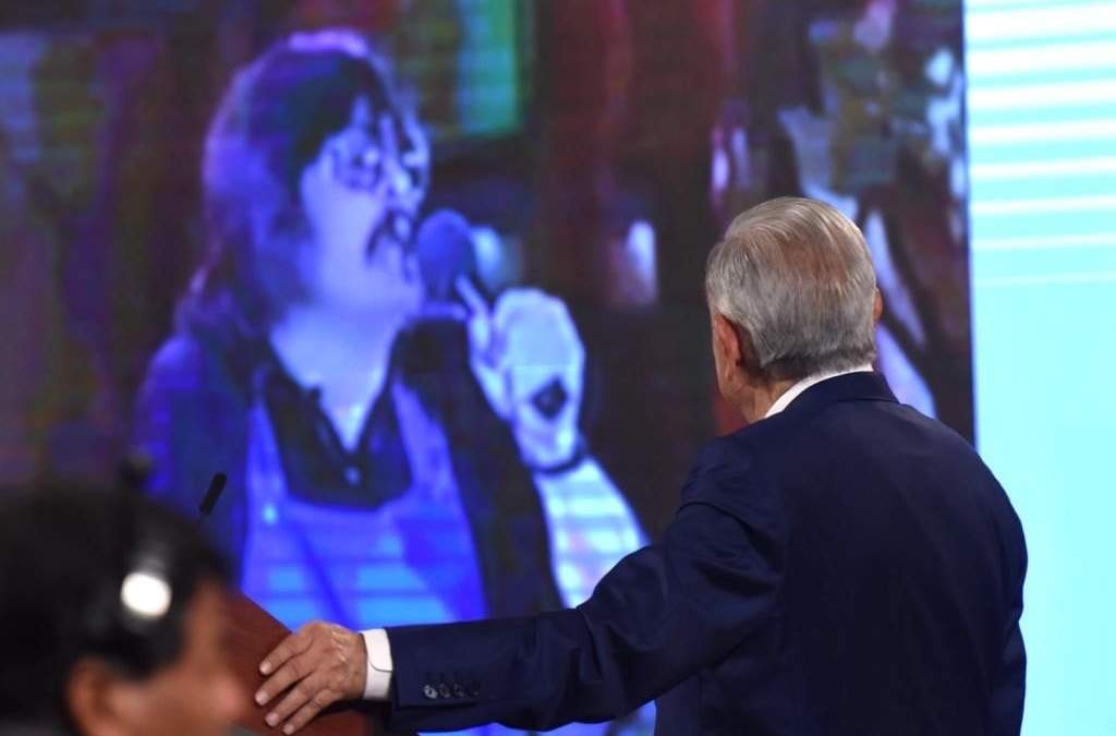 AMLO pidió una canción de Chico-Ché