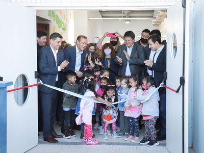 Omar Gutiérrez inauguró el jardín de infantes N° 76 de la Confluencia rural