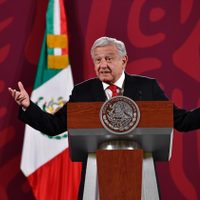 AMLO niega injerencia del general Luis Cresencio Sandoval en caso Ayotzinapa: "Es un hombre leal"