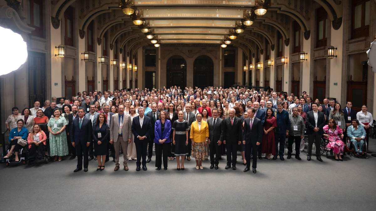 La presidenta se reunió con legisladores de la 4T