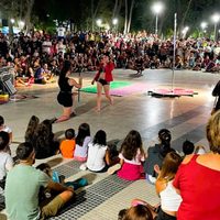 Convocan a artistas y artesanos para los domingos culturales 2026 en Plottier