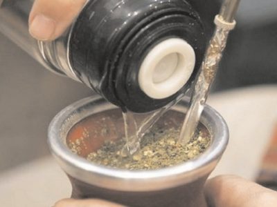Escrache en Chubut: en crisis por el coronavirus, el mate fue protagonista. Mirá