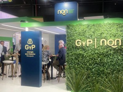 Con el foco en Vaca Muerta, Neuquén ocupó un lugar importante con su stand en la AOG
