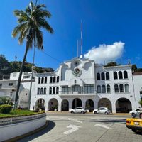Una pareja hizo compras por casi 3 mdp y las pagó la alcaldía de Manzanillo