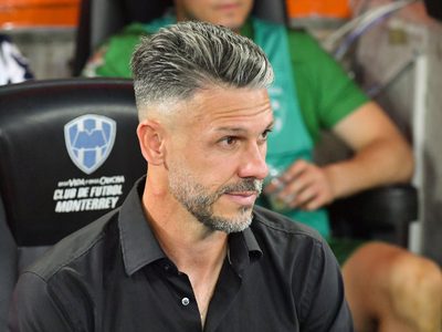 Tras fracasar en River y Rayados: Martín Demichelis podría dirigir un histórico equipo europeo
