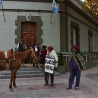 Criancero denuncia a exministro de Sapag, por usurpación de tierras