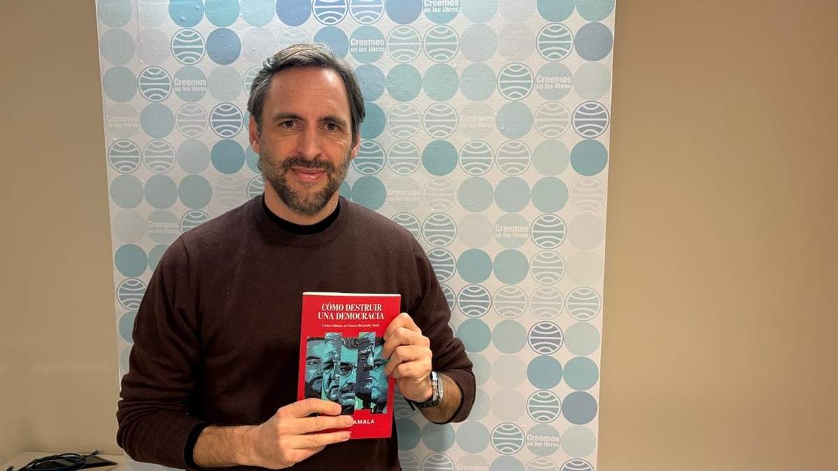 Matamala. "Estos líderes justifican la concentración de poder y la eliminación de contrapesos"