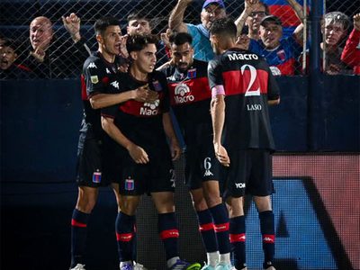 Tigre empató ante Barracas Central y... sí, hubo "polémica"